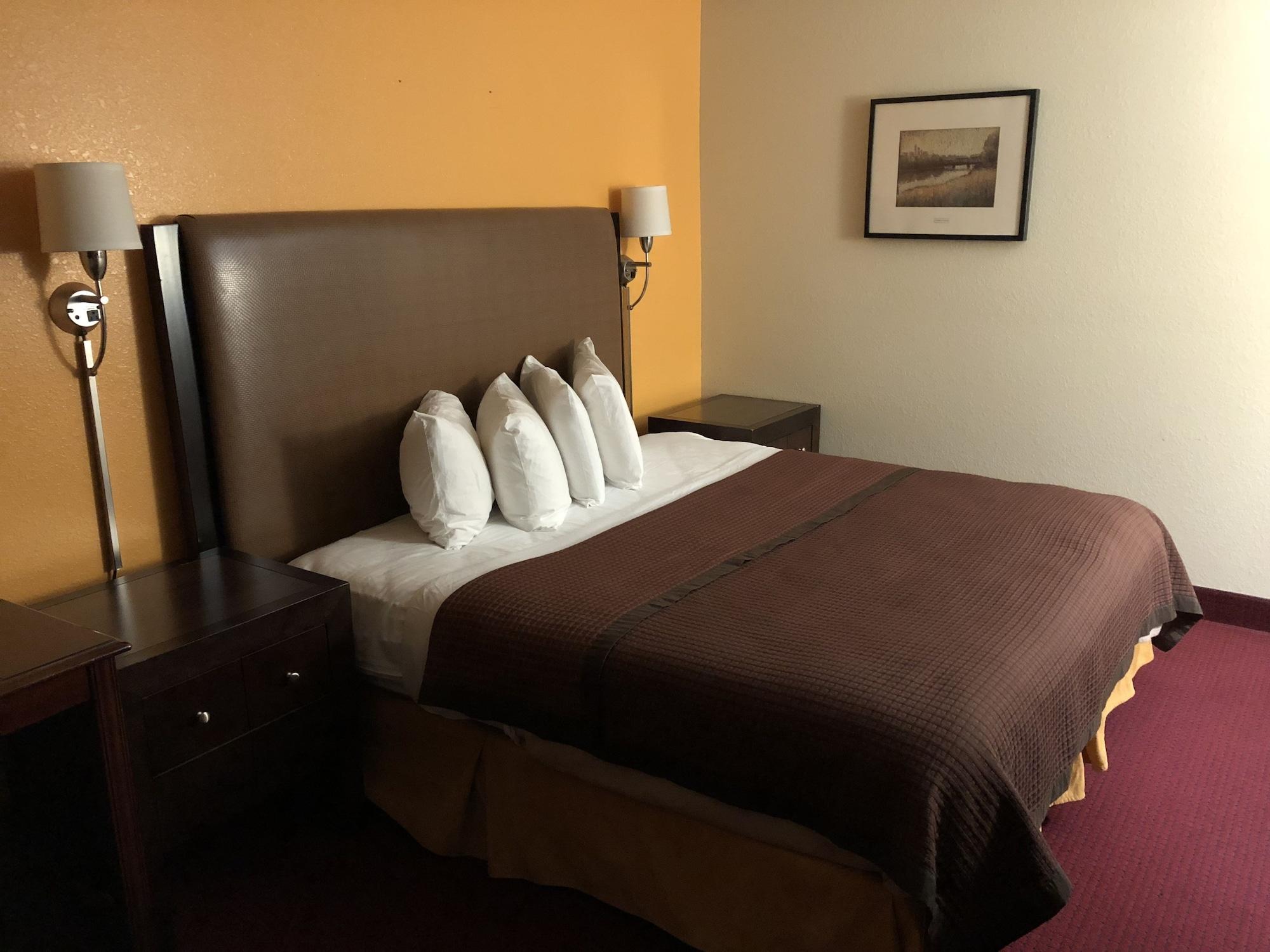 Magnuson Hotel Fort Wayne North - Coliseum מראה חיצוני תמונה