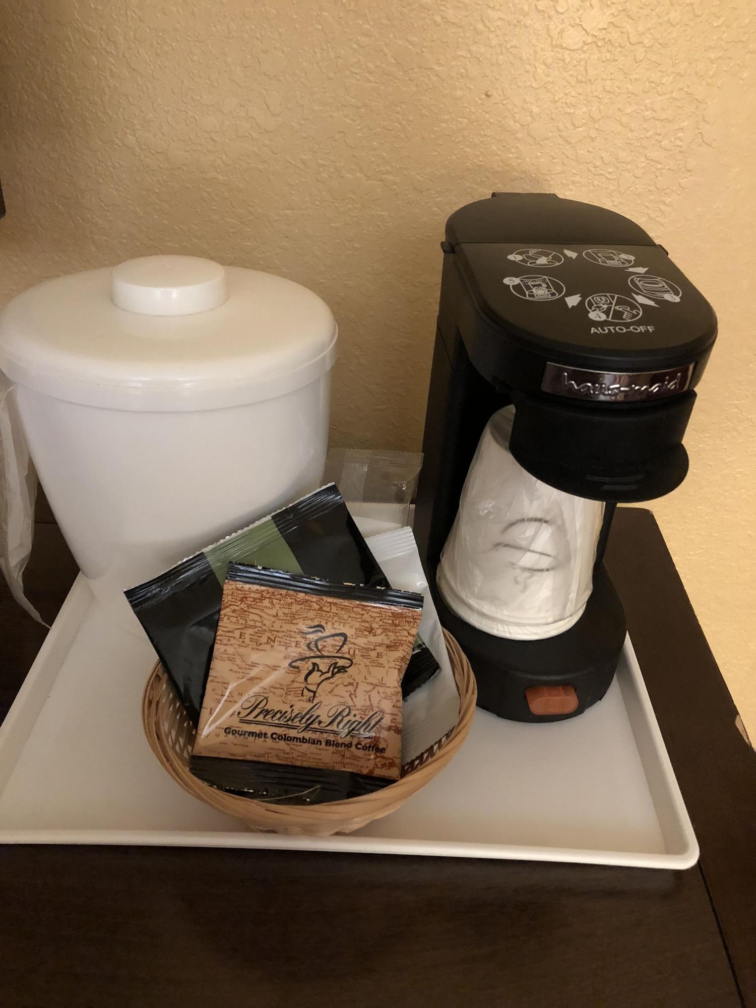 Magnuson Hotel Fort Wayne North - Coliseum מראה חיצוני תמונה