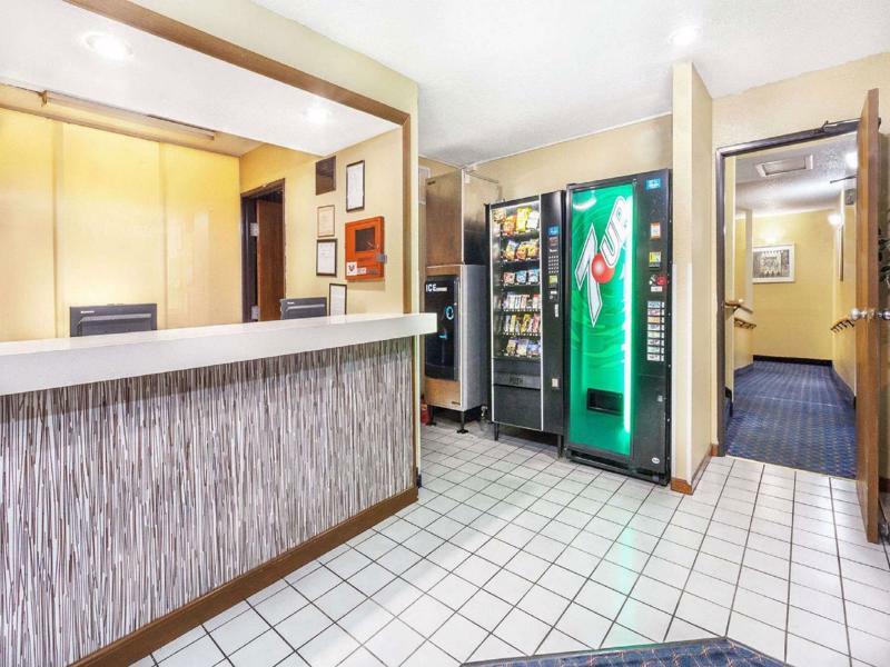 Magnuson Hotel Fort Wayne North - Coliseum מראה חיצוני תמונה